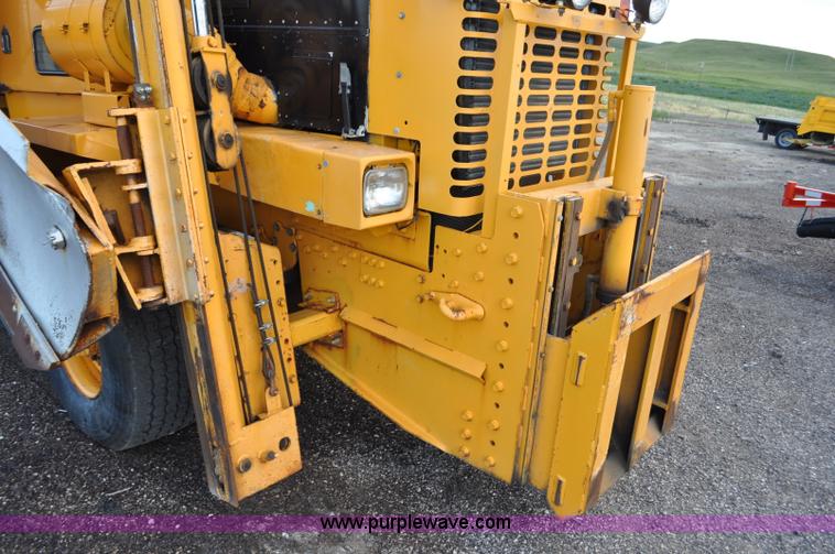 image for item F2497 1990 Oshkosh PA-2526-1 dump truck