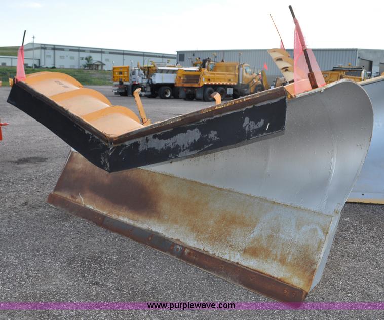 image for item F2497 1990 Oshkosh PA-2526-1 dump truck