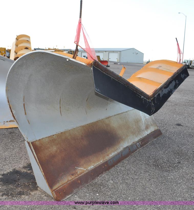 image for item F2497 1990 Oshkosh PA-2526-1 dump truck