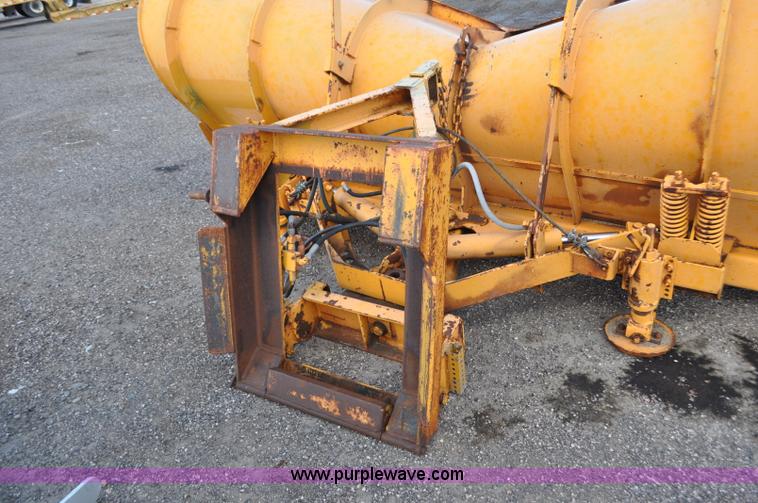 image for item F2497 1990 Oshkosh PA-2526-1 dump truck