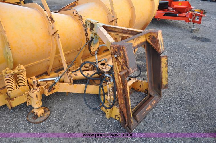 image for item F2497 1990 Oshkosh PA-2526-1 dump truck