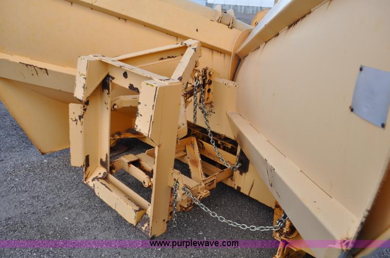 image for item F2497 1990 Oshkosh PA-2526-1 dump truck