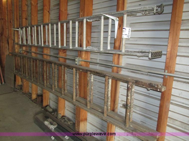 image for item H4516 Assorted items