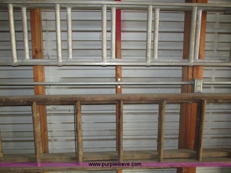 image for item H4516 Assorted items