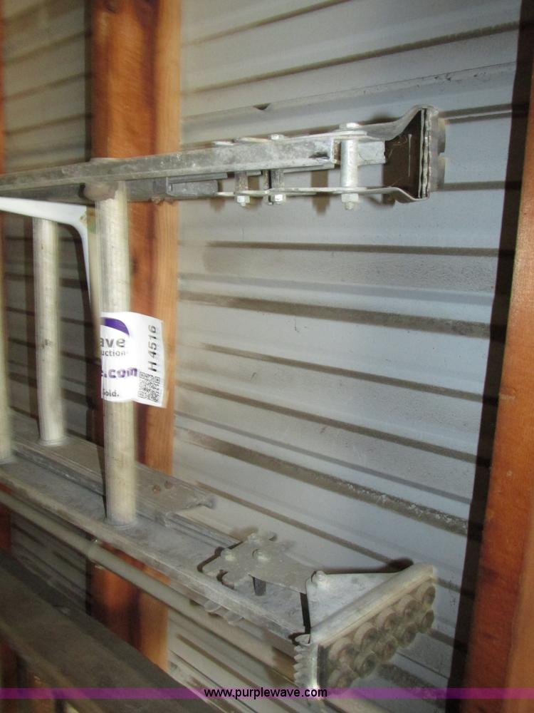 image for item H4516 Assorted items