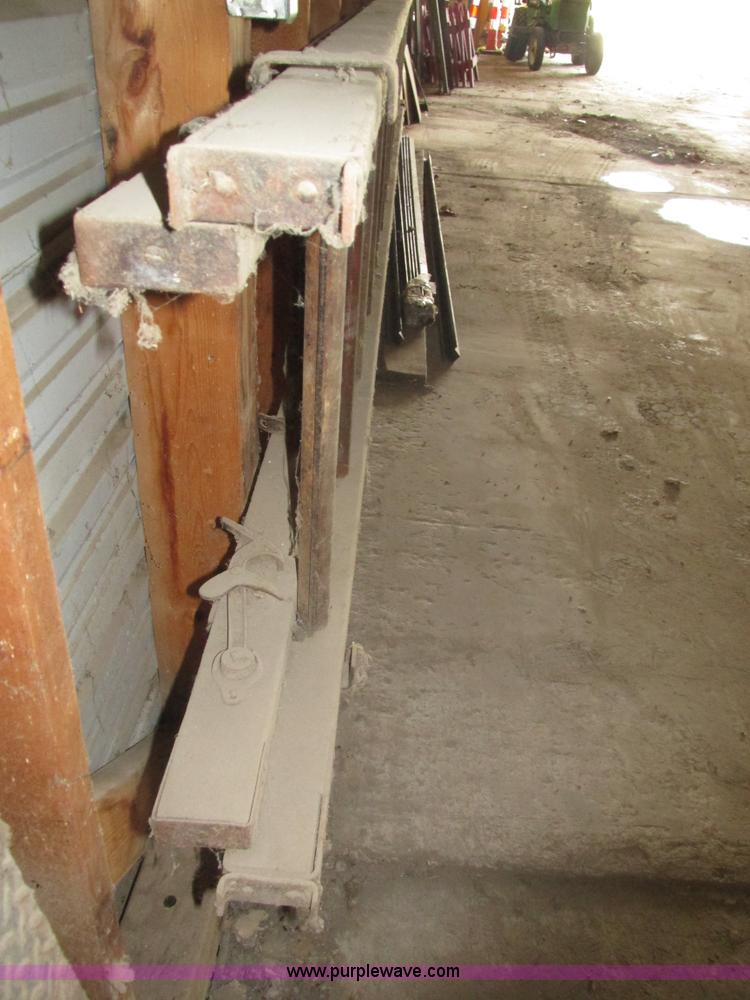 image for item H4516 Assorted items