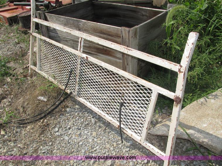 image for item H4516 Assorted items