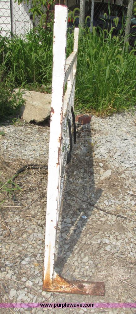 image for item H4516 Assorted items