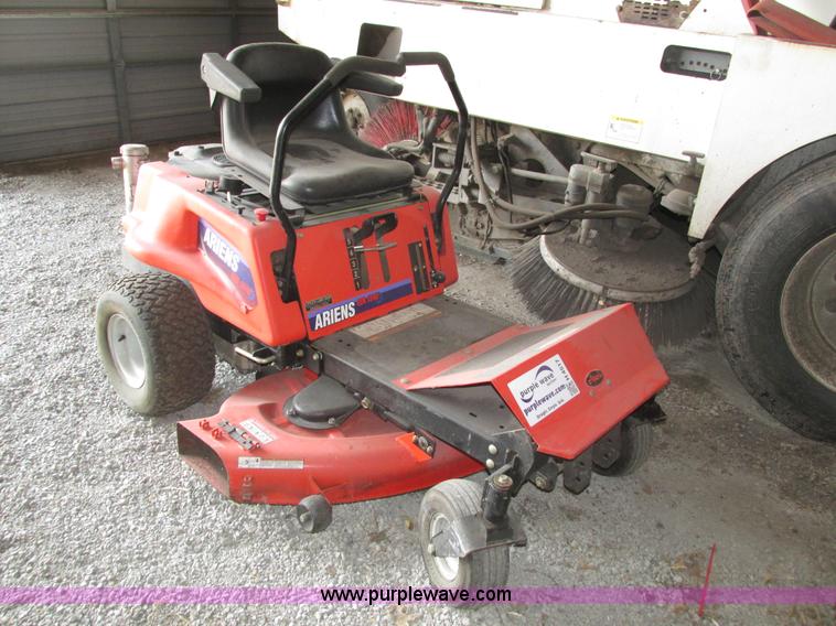 image for item H4517 Ariens EZR1540 lawn mower