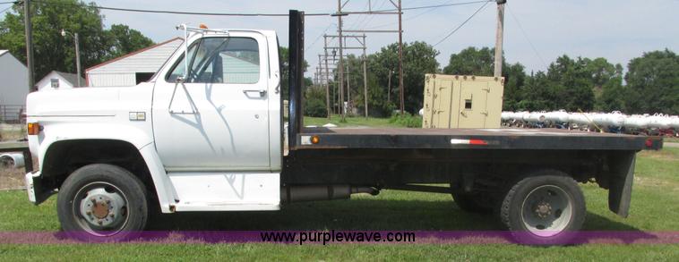 image for item H4520 1989 Chevrolet C60 Custom Deluxe dump flatbed truck