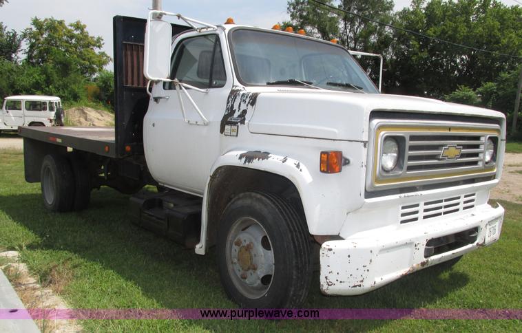 image for item H4520 1989 Chevrolet C60 Custom Deluxe dump flatbed truck