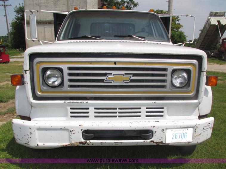 image for item H4520 1989 Chevrolet C60 Custom Deluxe dump flatbed truck