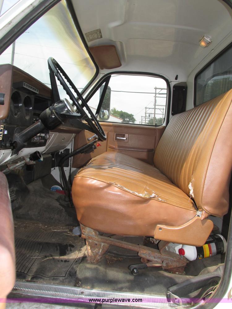 image for item H4520 1989 Chevrolet C60 Custom Deluxe dump flatbed truck