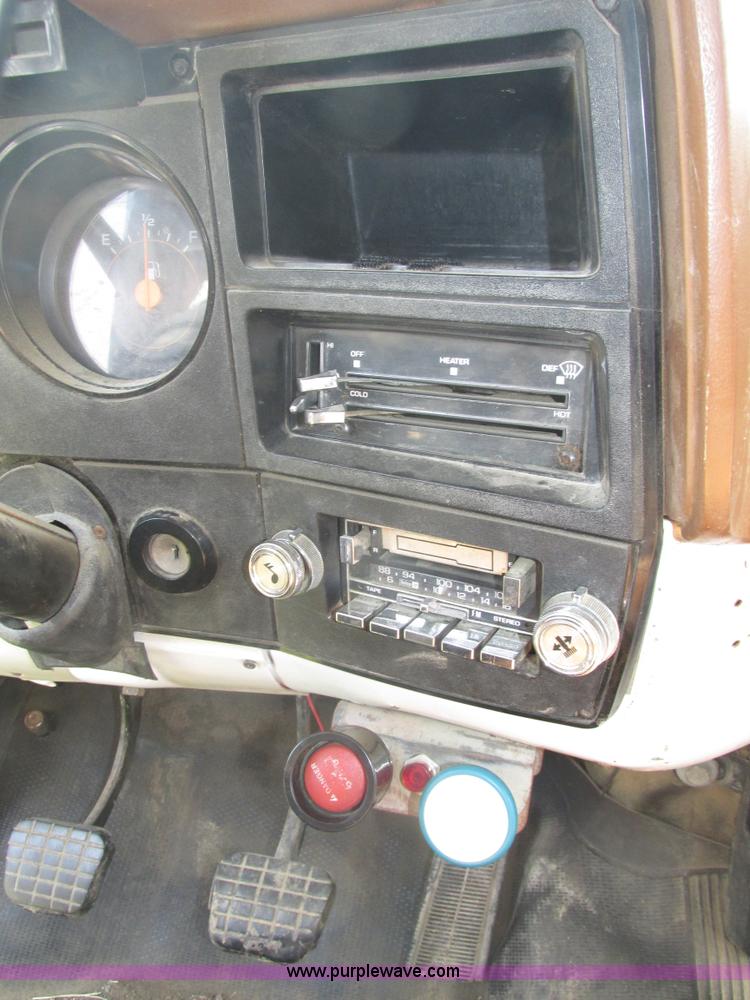 image for item H4520 1989 Chevrolet C60 Custom Deluxe dump flatbed truck