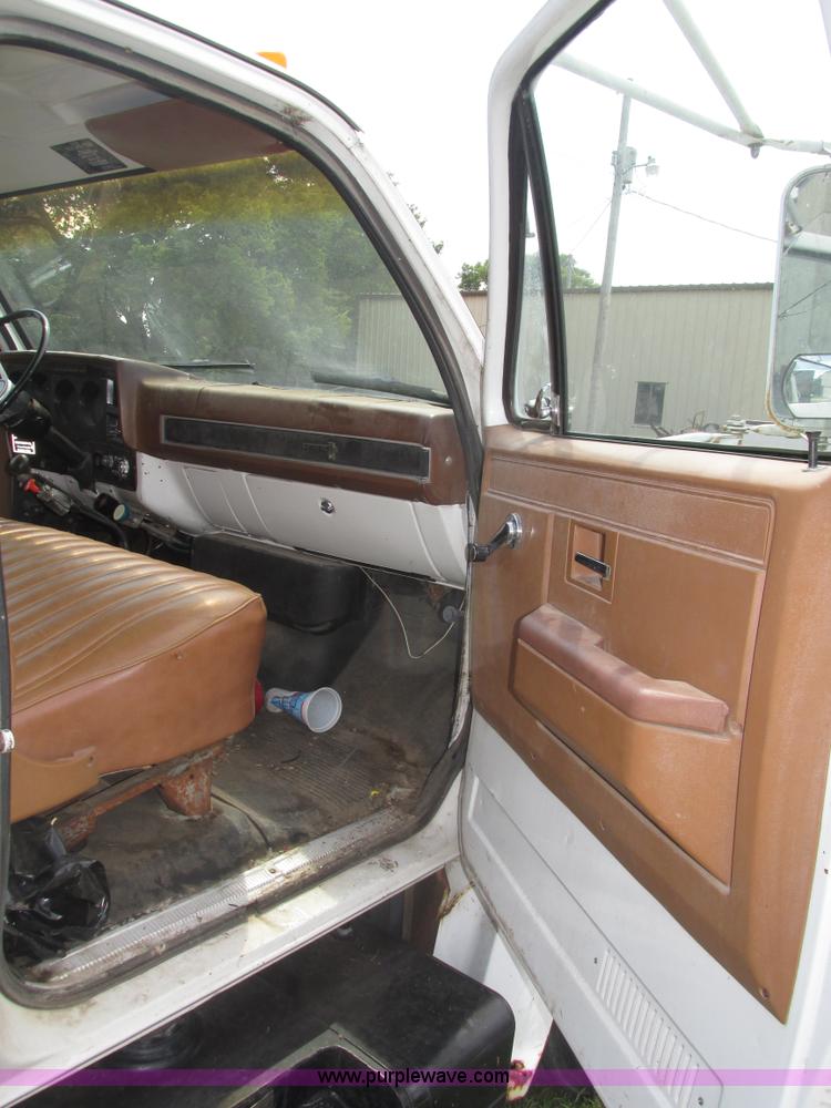 image for item H4520 1989 Chevrolet C60 Custom Deluxe dump flatbed truck