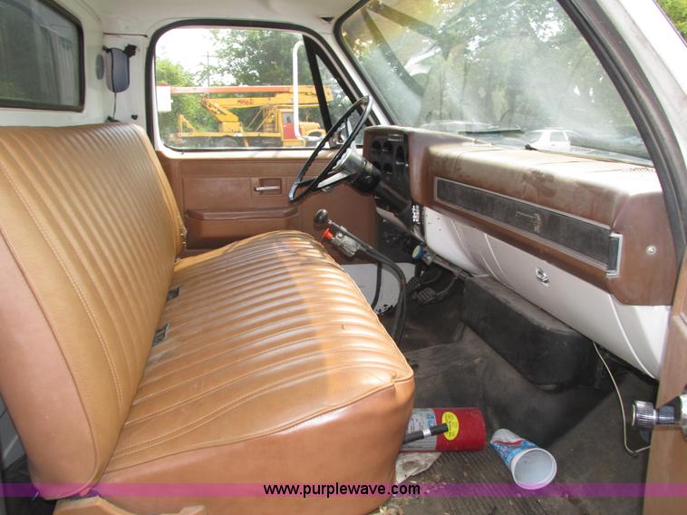 image for item H4520 1989 Chevrolet C60 Custom Deluxe dump flatbed truck