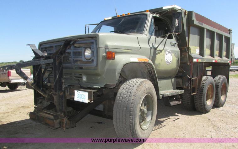 image for item H4530 1984 GMC TopKick dump truck