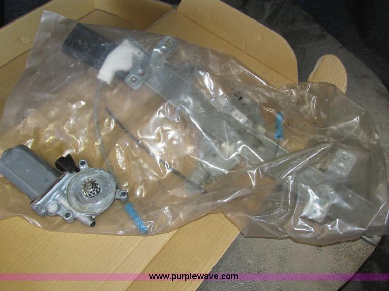 image for item H4532 1999 Buick Regal LS