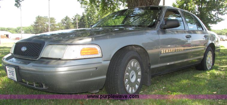 image for item H4533 2003 Ford Crown Victoria Police Interceptor