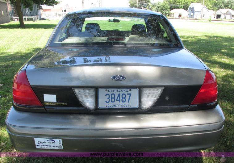 image for item H4533 2003 Ford Crown Victoria Police Interceptor