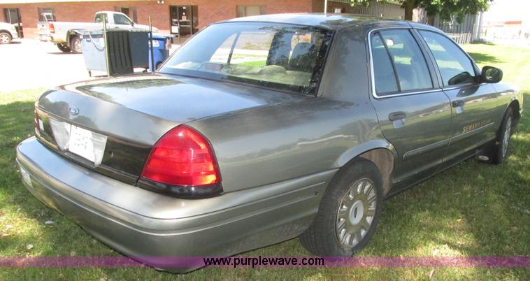 image for item H4533 2003 Ford Crown Victoria Police Interceptor