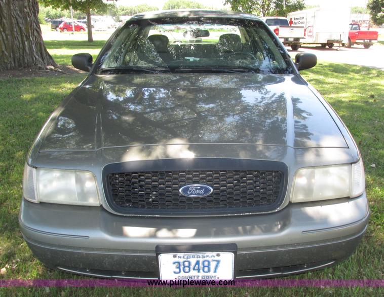 image for item H4533 2003 Ford Crown Victoria Police Interceptor