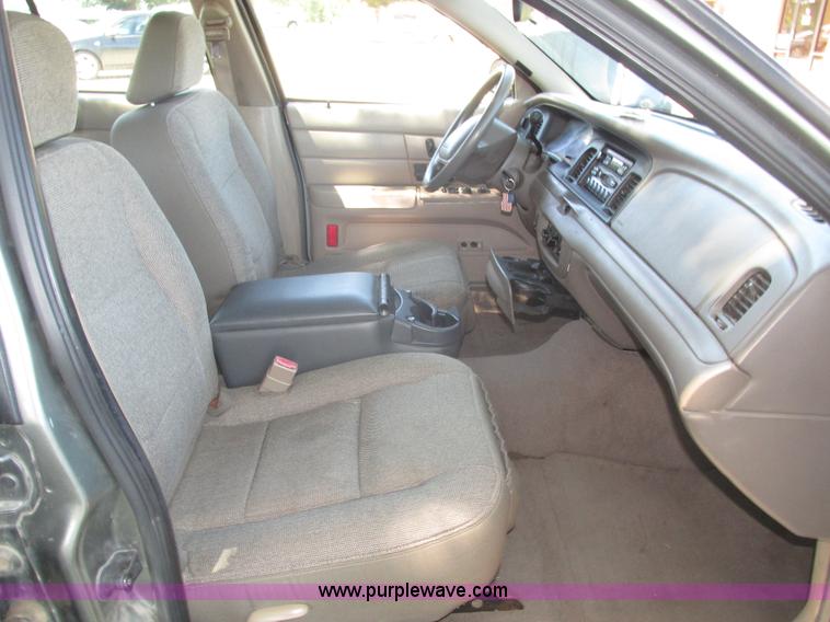 image for item H4533 2003 Ford Crown Victoria Police Interceptor