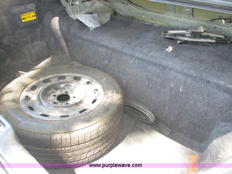 image for item H4533 2003 Ford Crown Victoria Police Interceptor