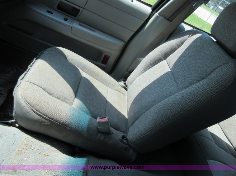 image for item I2012 2003 Ford Crown Victoria Police Interceptor