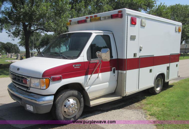 image for item I2013 1998 Ford Econoline E350 ambulance