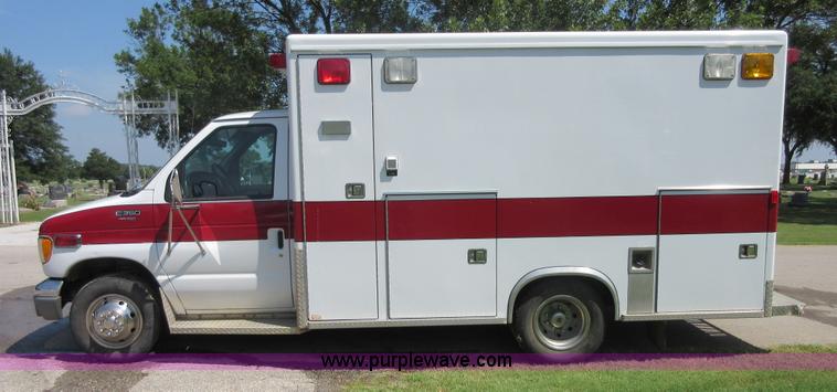 image for item I2013 1998 Ford Econoline E350 ambulance