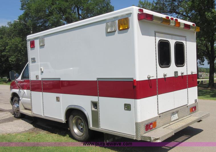 image for item I2013 1998 Ford Econoline E350 ambulance