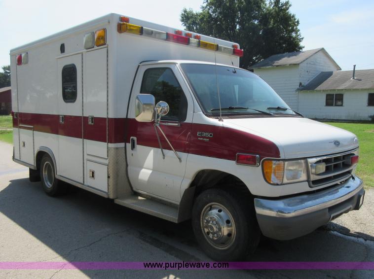 image for item I2013 1998 Ford Econoline E350 ambulance