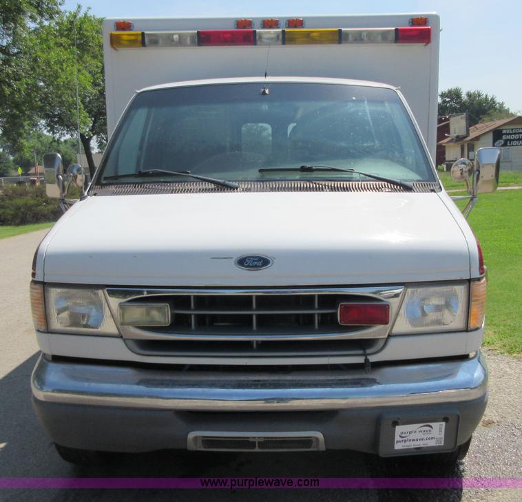 image for item I2013 1998 Ford Econoline E350 ambulance