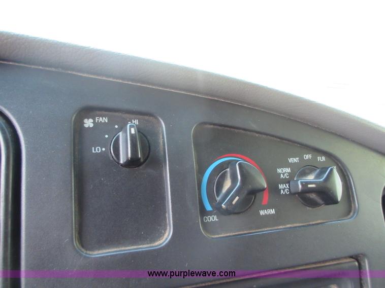 image for item I2013 1998 Ford Econoline E350 ambulance