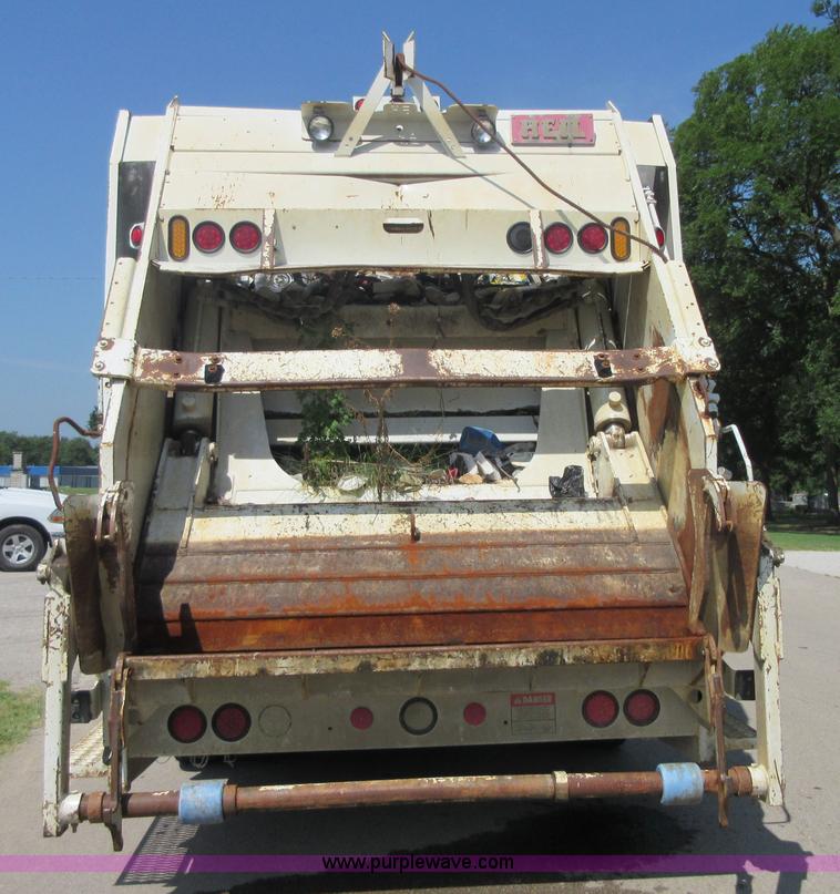 image for item I2014 2008 Freightliner Business Class M2 refuse truck