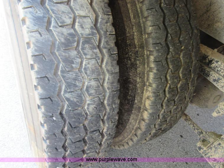 image for item I2014 2008 Freightliner Business Class M2 refuse truck