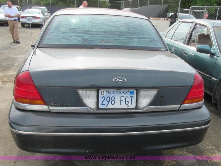 image for item I2031 1998 Ford Crown Victoria Police Interceptor