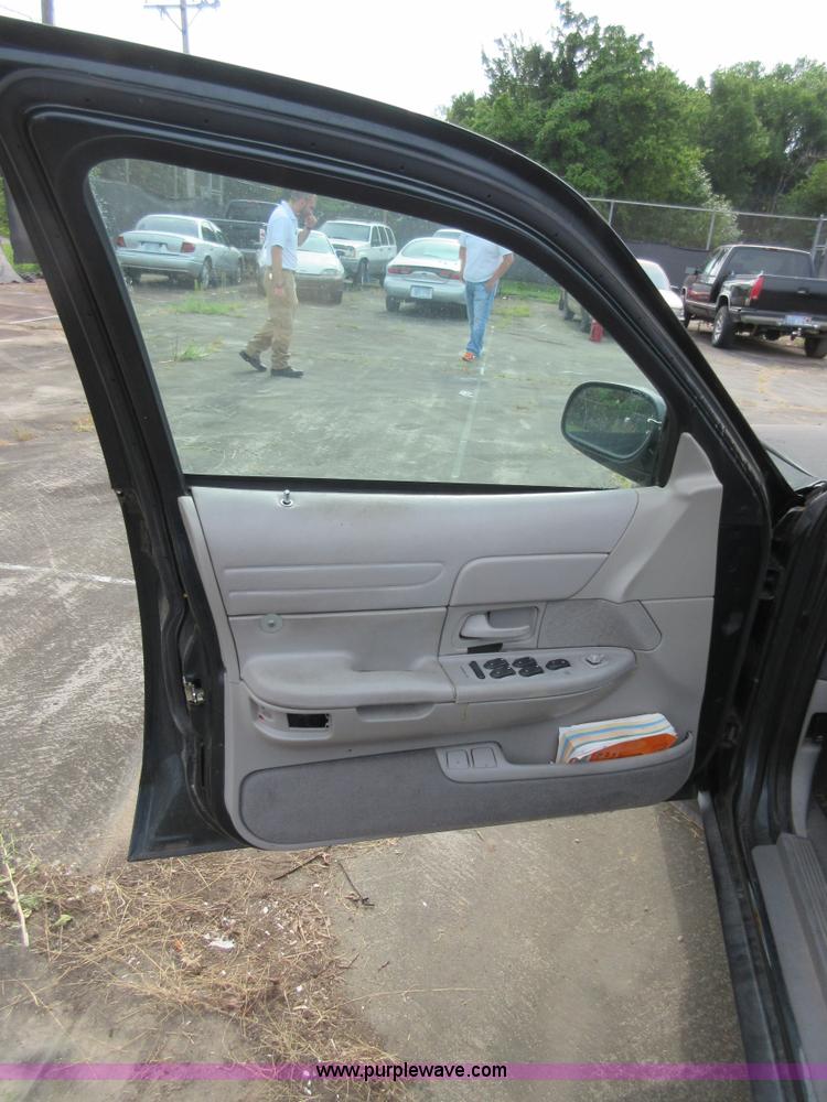 image for item I2031 1998 Ford Crown Victoria Police Interceptor