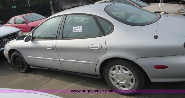 image for item I2034 1999 Ford Taurus SE