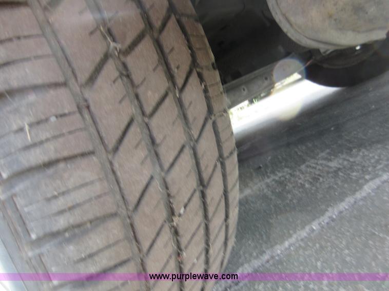 image for item I2034 1999 Ford Taurus SE