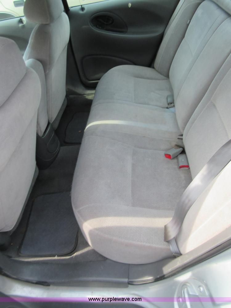 image for item I2034 1999 Ford Taurus SE