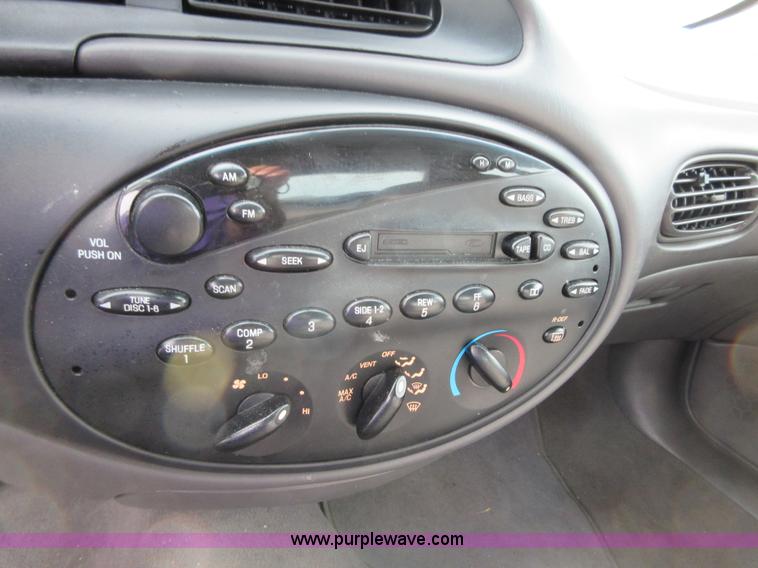 image for item I2034 1999 Ford Taurus SE