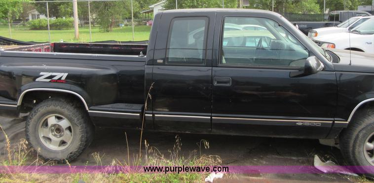 image for item I2035 1998 Chevrolet 1500 Ext. Cab pickup truck