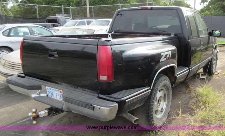 image for item I2035 1998 Chevrolet 1500 Ext. Cab pickup truck