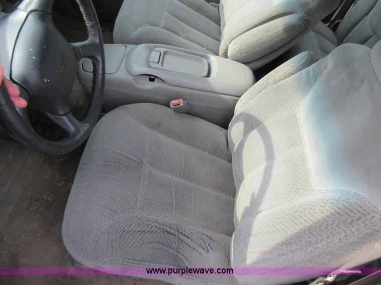 image for item I2035 1998 Chevrolet 1500 Ext. Cab pickup truck