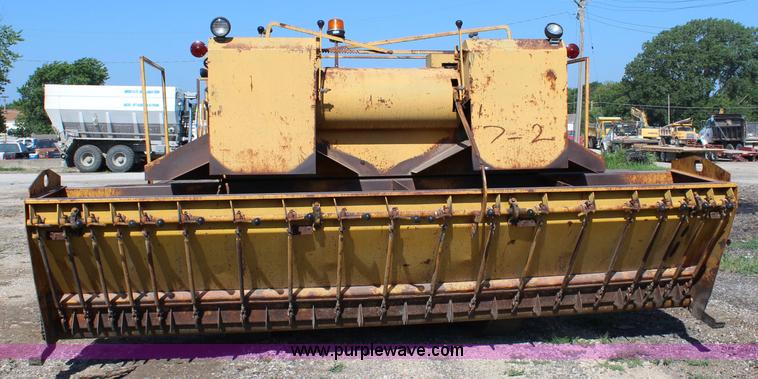 image for item J5816 1991 W.H. Manufacturing WHS chip spreader