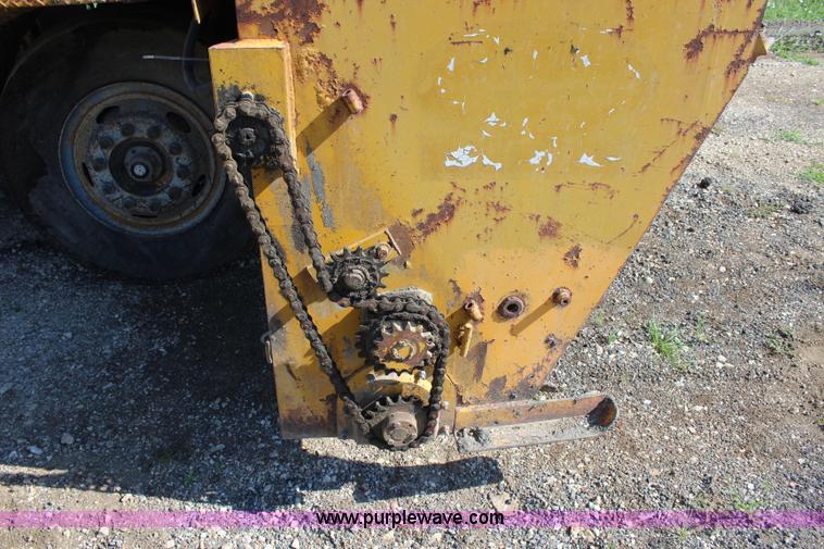 image for item J5816 1991 W.H. Manufacturing WHS chip spreader