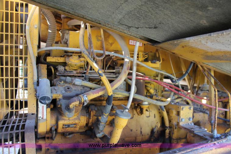 image for item J5816 1991 W.H. Manufacturing WHS chip spreader