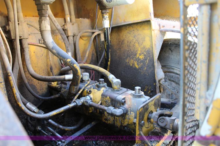 image for item J5816 1991 W.H. Manufacturing WHS chip spreader